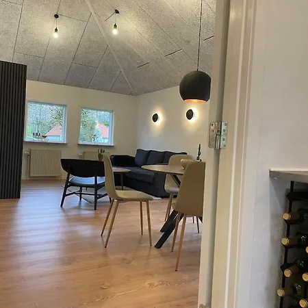 Hyggelig Nyrenoveret Til 4 Personer Agerbæk