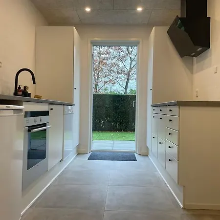 Hyggelig Nyrenoveret Til 4 Personer Appartement